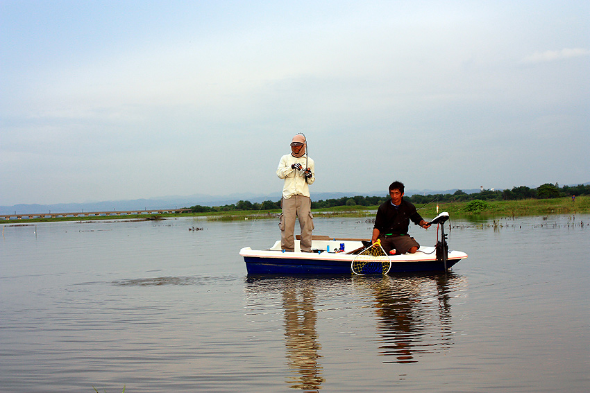 

เดินเรือตามหาปลามาเรื่อยๆ  ป๊าดๆ  น้าอู๋เจอปลาก่อนซะแล้ว   :grin: