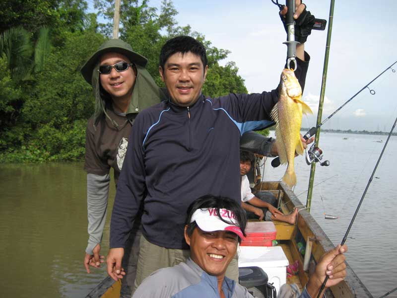 ขึ้นมาเเล้ว สิ่งที่ตามหา  หางกิ่ว  ของคุณใหญ่ ตัวเเรกรุมกันถ่ายรูปไว้เป็นหลักฐาน ตามฟอร์ม :grin: