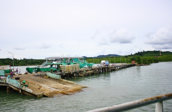  [b]ออกจากท่าเรือ แล้ว ลืมไปท่าเรือนี