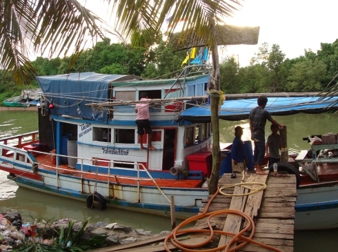Abu สาย 15 โดนกระทงแทงที่ตราด