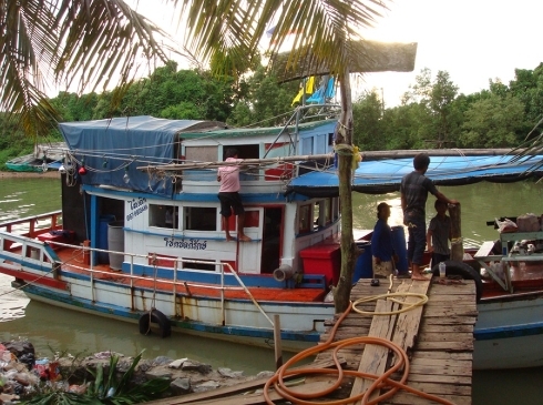 Abu สาย 15 โดนกระทงแทงที่ตราด