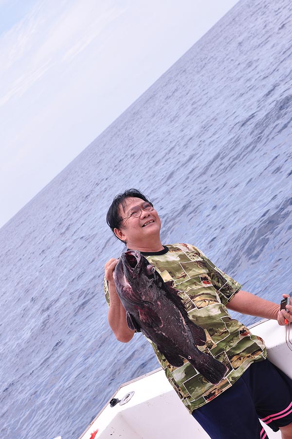 ป๋าขโมยปลาใครมาอีกครับ 55  :grin: