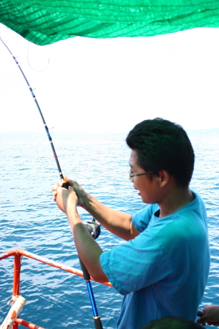 เเล้วลอกท้ายเรือก็ลากยาวอีกแล้วคับ