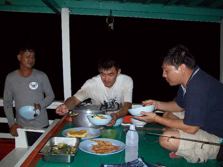 ข้าวเย็นเสร็จแล้วกินได้  :umh: :umh: :grin:

หวัดดีครับcnadee น่าจะเป็นน้ำช่วงช้านะครับที่น้ำไม่เด