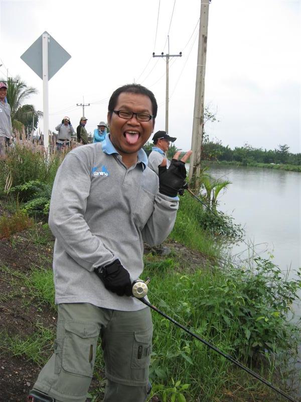 ปลากัดไปสองสามที ไม่ติด ดูอาการซิครับ บ้าไปแล้ว เอิ๊ก ๆ ๆ ๆ ๆ ๆ ๆ ๆ ๆ 
:laughing: :laughing: :laugh