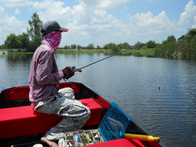 ดูพี่เค้าซิพอลงเรือได้ก็ตีเอาๆ