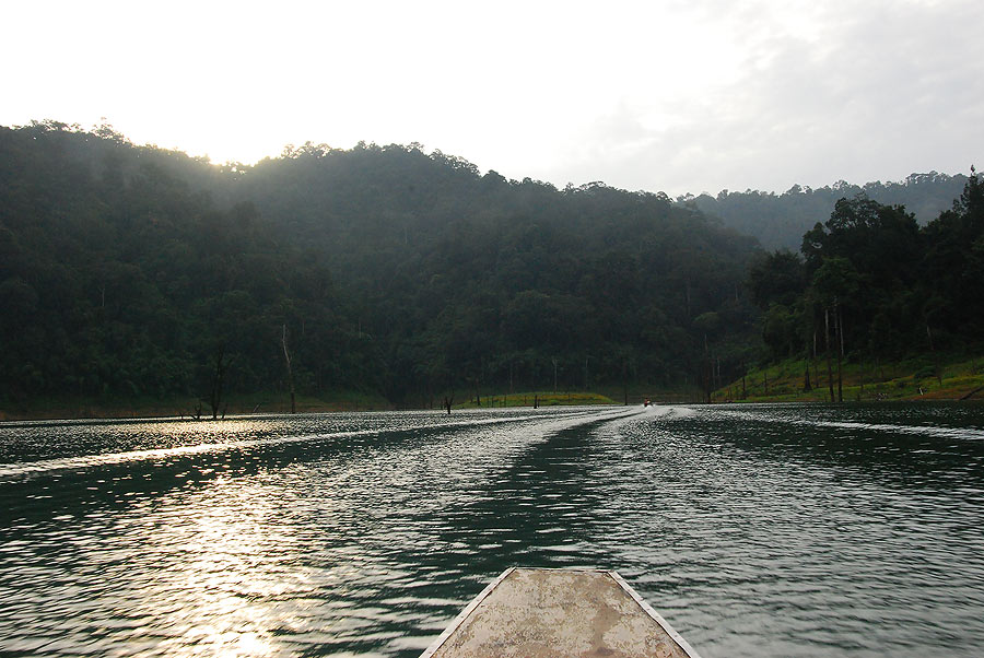  ไป 2 ลำ กับ ลำเฮียตี้  เข้าคลองเอก  วิ่งเรือสุดที่ต้นน้ำ  แล้วค่อยเรือลง มา ....ตามคลอง 