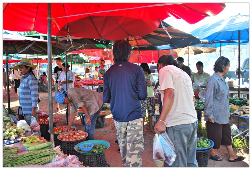 
ไปหาเสบียงกันก่อน...วันนี้ตลาดนัด....สบายเลยยยยย

 :grin: :grin: :grin: