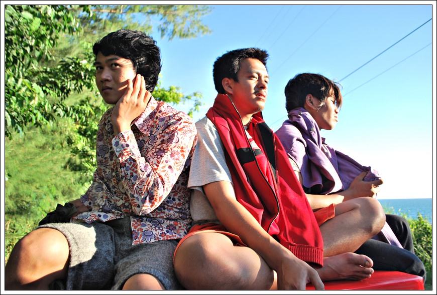 เดินทางกันต่อ..... :smile: :smile:

ขนาด 5 โมงแล้วนะเนี่ย...แดดจัดจริงๆ