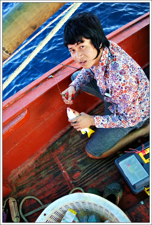 
มากๆเข้า ชักจะมัน ปลดเองเลย ( รู้แล้ว รู้รอด..ไอ้ป๊อดเอ๊ย )

 :laughing: :laughing: :laughing: :