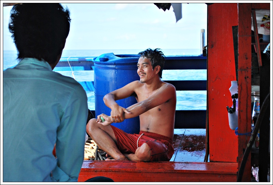 
อากาศร้อนมาก...ไม่มีเมฆสักก้อน.........

เล่นซะหมดถังเลย.... :ohh: :ohh: :ohh: