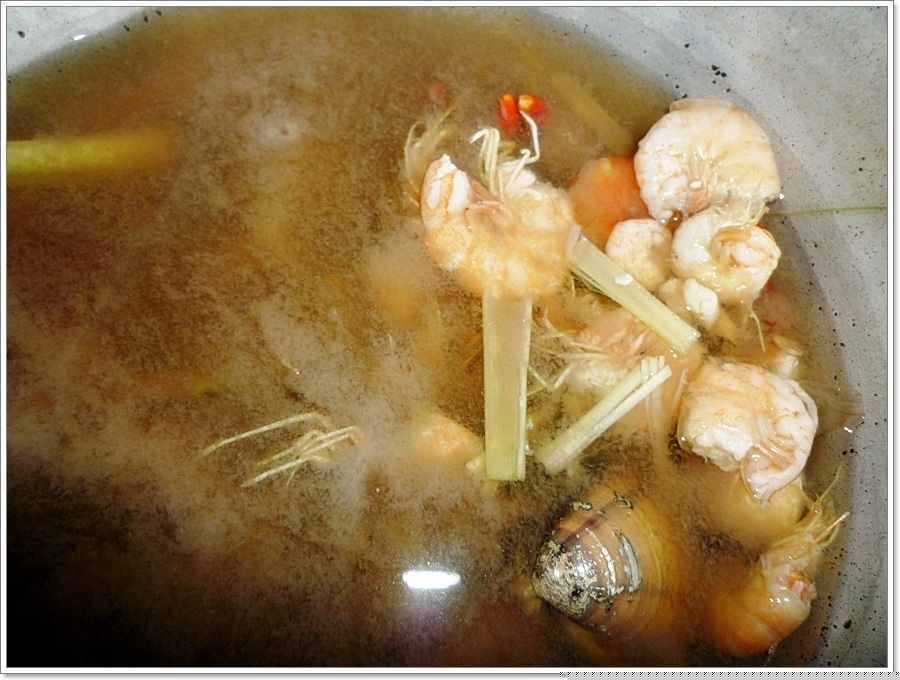ต้มยำกุ้งสด..ผสมหอยตลับ ล้างสะอาด..ใ