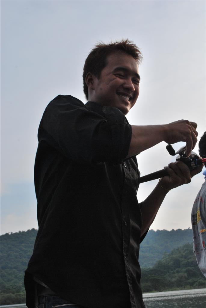 


นี่ก้อโดนม่ายเลิก....ปากก้อบอกว่า...อิ่มแล้ว :laughing: :laughing: