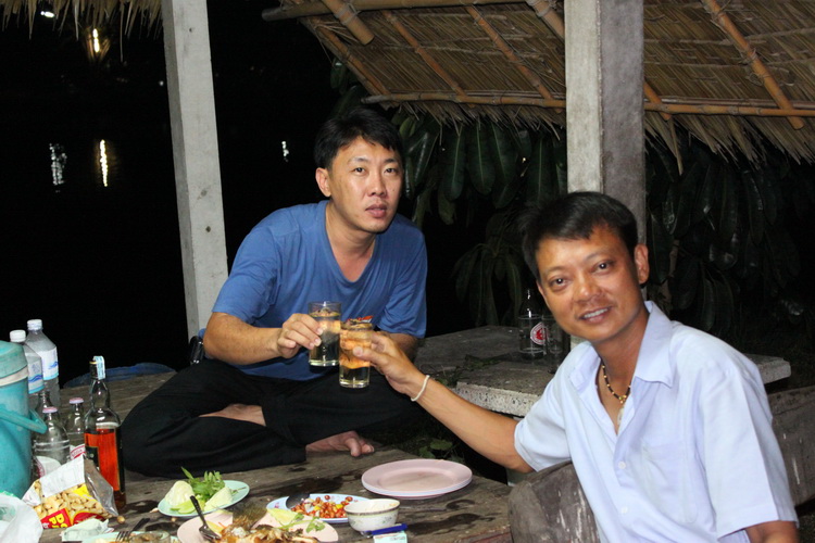 อาววววชนแก้ววว   :cheer:

วันที่ 3  เราชนะแน่ๆ    ก็เราซ้อมกันหนักขนาดนี้  :laughing: