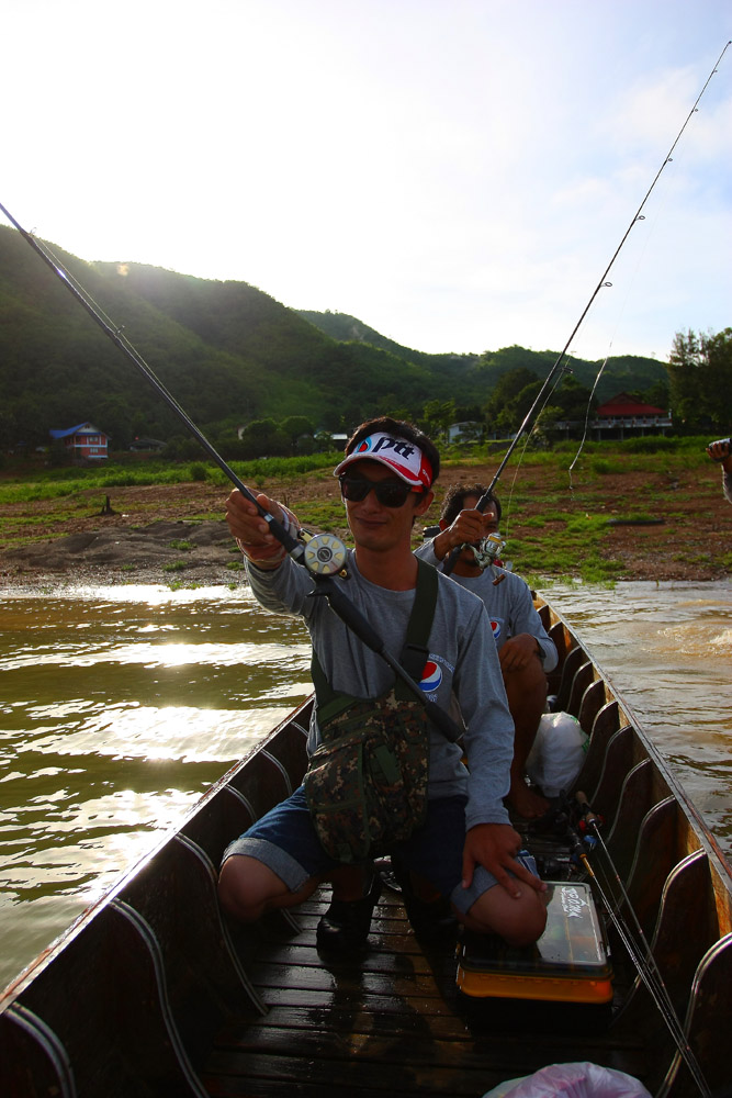 น้าแอ๊ปเลยใช้รอกน้าเอแทน...เอ้า..โชว์กันเข้าไป หาสกอร์ให้เจอละกัน... :laughing: