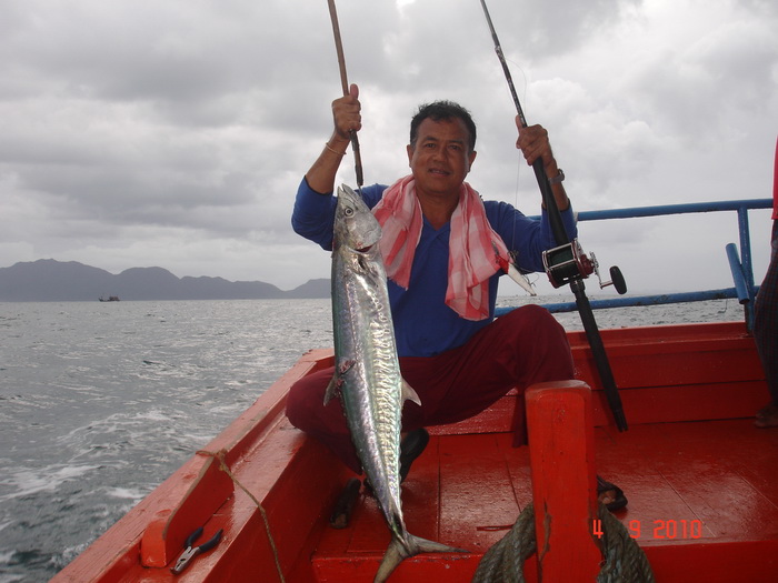 เสียงดังจากท้ายเรือได้อินทรีมาแล้ว :laughing: :laughing: :laughing: :laughing: :laughing: