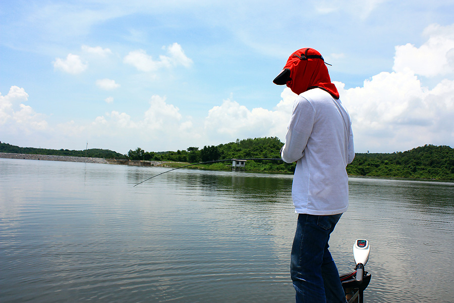 

 [b]กำลังเดินเรือจะไปกินข้าวกลางวั