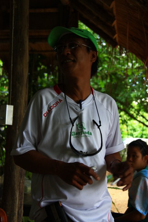 เสื้อคล้ายจินดาแจกในงาน   :love: :love: :love:
นา