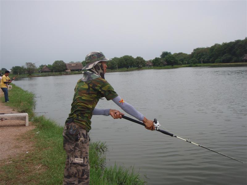 เด็กวัดทีมที่ 3 ทีม ท.ทหารไม่ขอผ่านศึกมาซุ่มซ้อมกันไว้ก่อน.... :cool: