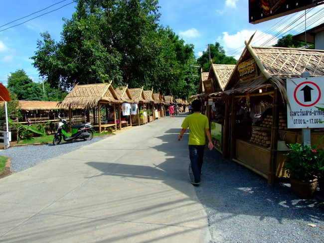 เดินหาก่อนมีไรบ้าง :grin: :grin: :grin: