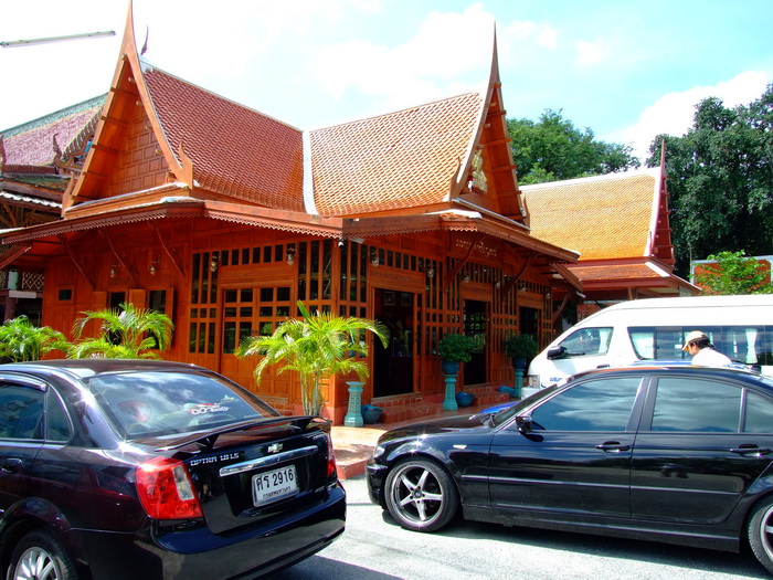 ภารกิจที่ 6  ให้ไปที่วัดแคถ่ายรูปคู่