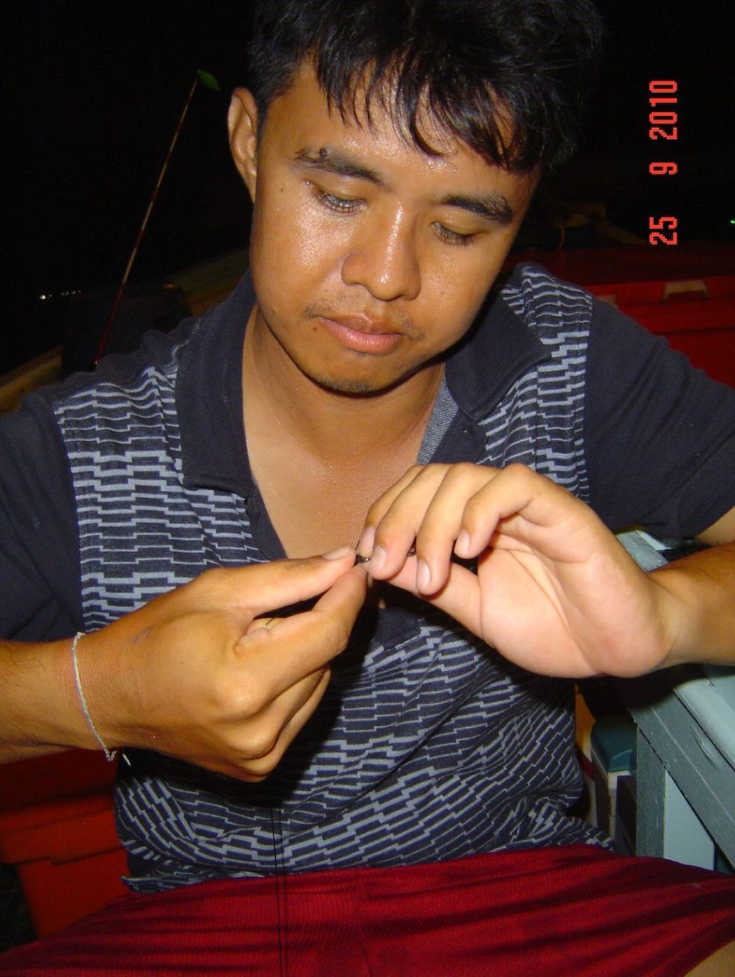 ดันเอาคันตีเหยื่อปลอมมาลงทะเลเลยโ