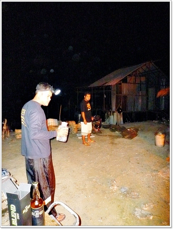  [b]พรุ่งนี้วันหยุด..งานรื่นเริงแฝกความเหนื่อยจึงไม่น่า..วิตกมากนัก!!

การปล่อยเวลาไปกับการวิจารณ์