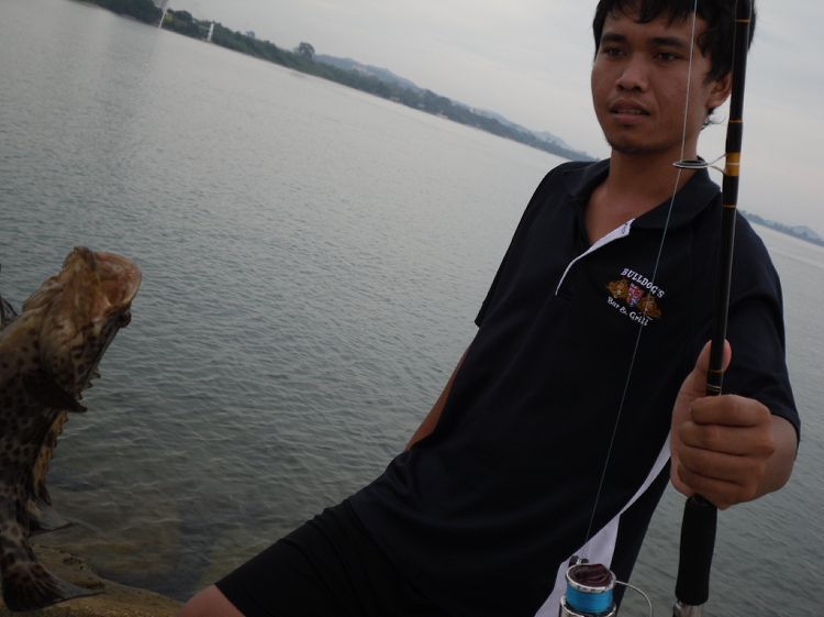 [q][i]อ้างถึง: หรั่งนครสวรรค์ posted: 28-09-2553, 18:57:20[/i]

ปลาแป้นติดเป็นพวงเลย  อิอิ :grin:[