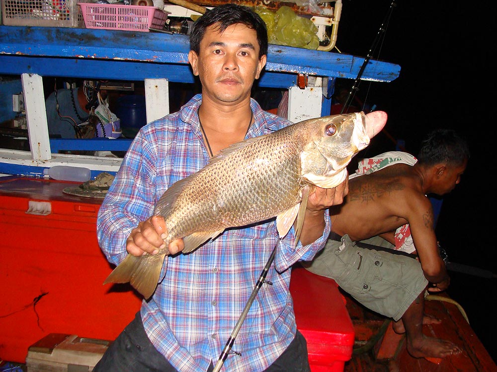 สังเกตด้านหลังน้ารัดครับ น้าหนึ่งBeckham กำลังจะ........