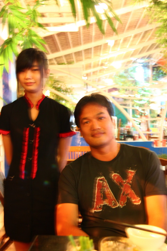 ผ่านไปแป๊บเดียว คออ่อนไม่พอ มือไม้อ่อนปวกเปียก โฟกัสหลุด ไอเอสโอ เพี้ยน สปีดไม่วิ่ง  :laughing: :lau
