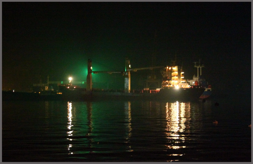  :smile: :smile: บรรยากาศเบลอๆแถวท่าเรือ 