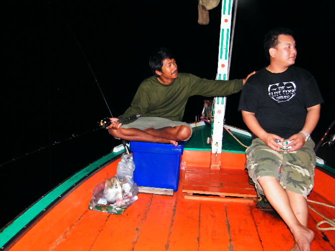 มีปลอบครับ มีปลอบ 

 :laughing: :laughing: :laughing: