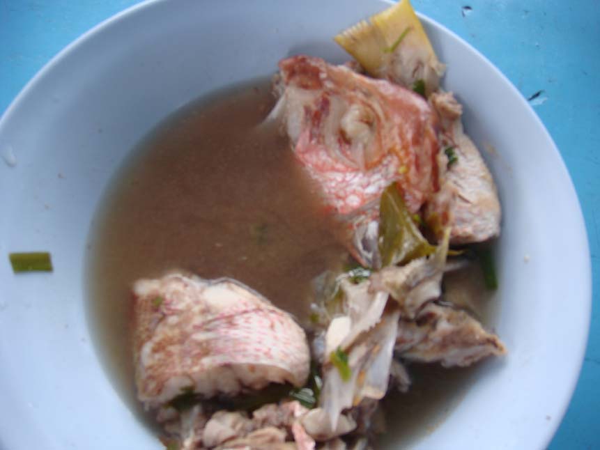 อาหารมื้อสุดท้ายบนเรือครับ....ยังอัดไม่ครบคนเรย....รอลุ้นตัวสุดท้ายอยู่........ :mad: :mad: :mad:...