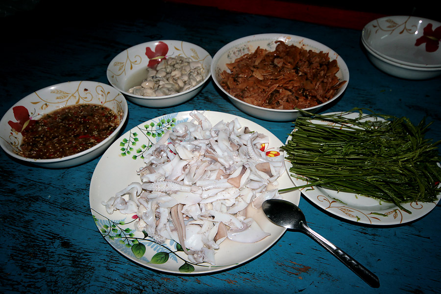 
 [b]  ยกมาเลย  อาหารมื้อเย็น

แกงเป็ดห