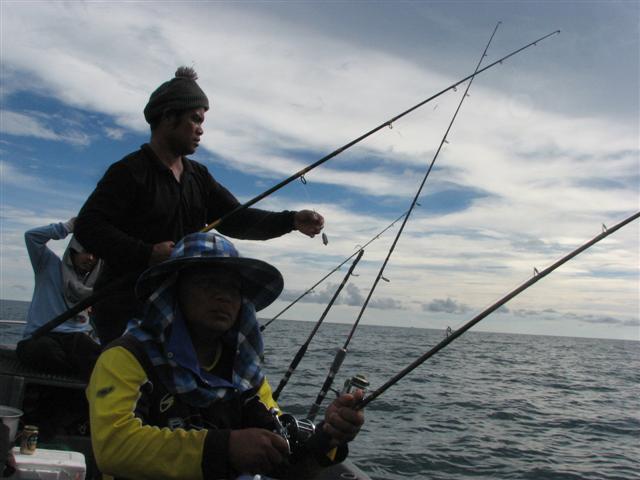 หลังจากเอาเจ้ากระทงหนุ่มขึ้นเรือแ