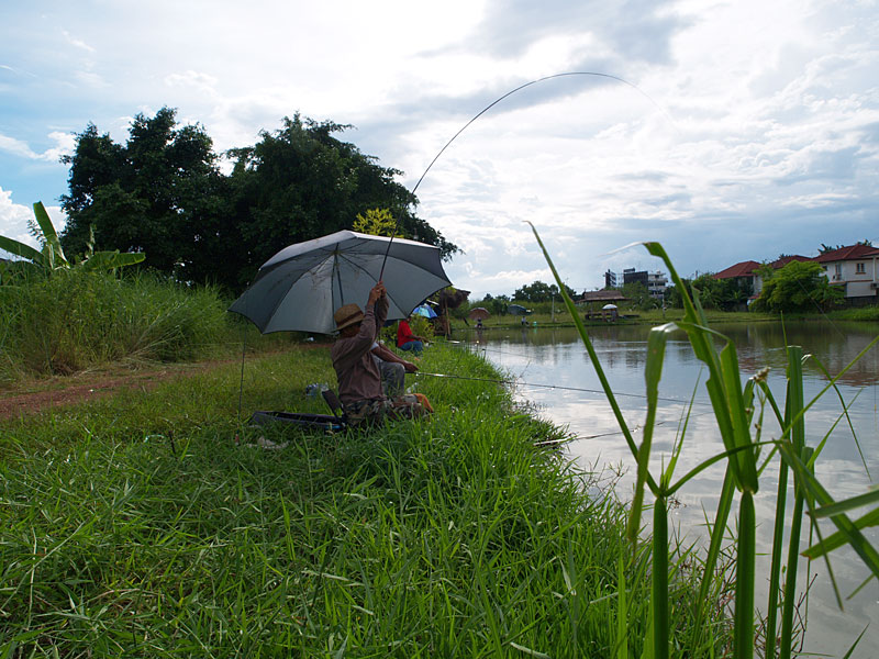 น้าเจ๊ก มาถึงก็วัดเอาวัดเอาเหมือนกัน  :smile: