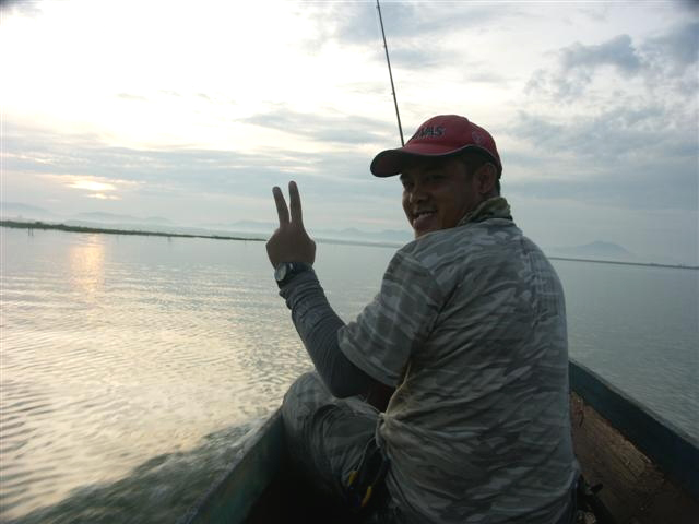 ลืมไปนึกว่าลงคนเดียว เกือบลืมน้าเอกครับ
 :laughing: :laughing: :laughing: :laughing: :laughing: :la