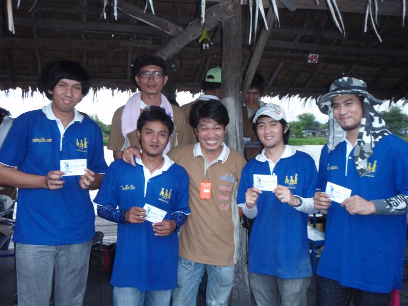 ผมในฐานะผู้จัดการทีมขอแสดงความยินดีด้วยนะคร้าบบบบบบบบบ.... :cheer:

เดี๋ยวไปรับรางวัลพิเศษกับท่านป