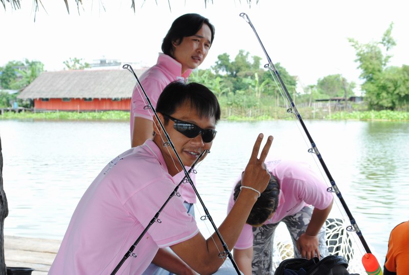 ทีมผมวันนี้รับรองได้ 2 รางวัลแน่ๆ...ฟิตซ้อมกันมาป็นอย่างดี..555... :laughing:
