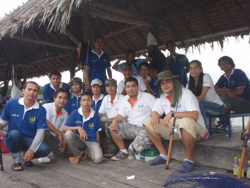 รูปในกล้องผมหมดเกลี้ยงแล้วครับ...รอน้าท่านอื่นต่อนะครับ... :cheer: