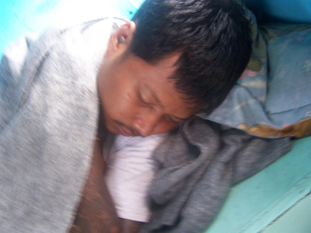 จากนั้นฝนก็ตกหนักจนเจ้าXมีท่าทีเป็นแบบนี้ครับ :flag: :flag: :sleeping: :sleeping: :sleeping:
