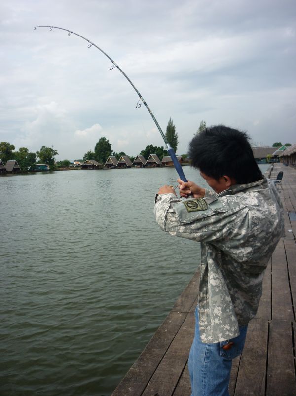 สำหรับเหยื่อเม็ดแรกครับ เพื่อนวิทย์นั่งดูเวลาร้องบอก ไม่ถึง 5 นาที 