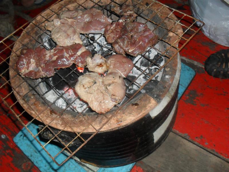  :umh: :umh:

อย่าเอาเนื้อมาทับหมูผมนะครับน้าพิน :laughing: :laughing: