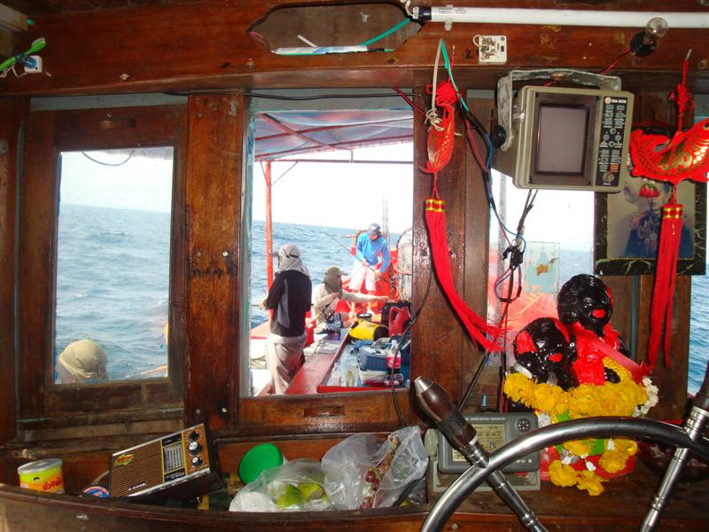 ไต๋เรือง......ทิ้งสมอเข้าหมายเรียบร้อย ก็เริ่มกันเลยครับ   :cheer: