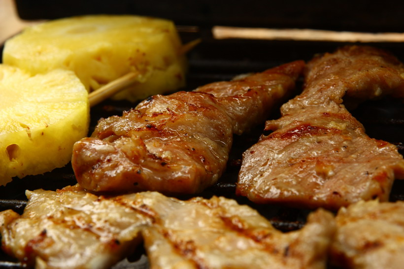  [b]นำลงไปย่างสักครู่ ก็จะได้หมูย่าง