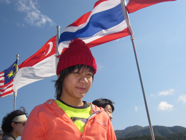 ธงชาติไทยของเรา ก็อยู่ บนเรือด้วย ค