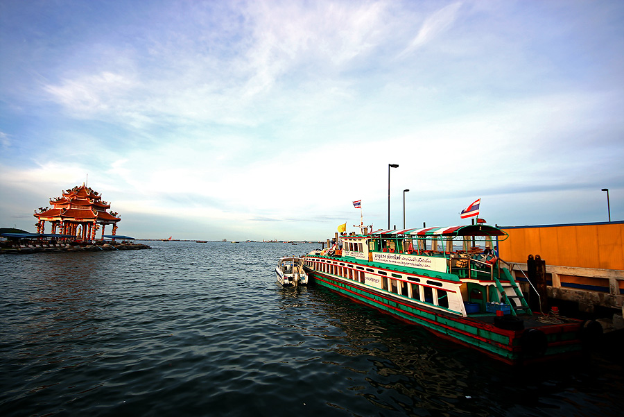
 [b]  เสียงเครื่องยนต์เรือสตาร์ท  

เห