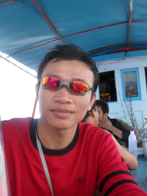  :grin: :grin: :grin:
นี่ล่ะครับ อยากหล่อ แต่ต้องใจถึงนะค๊าบ น้องวุธ เป็นน้องใหม่ ที่ทำงานครับ 


