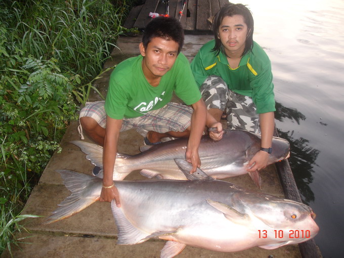 ถ่ายคู่เลยครับ :cheer: :cheer: