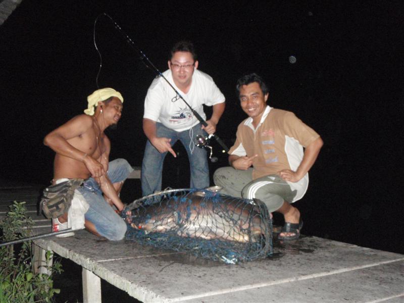 อุ้ย.........หน้าลื่นเขามาซ้อมแล้วหรือนี่
เดี๋ยวเราต้องไปซ้อมบ้างแล้วล่ะ :laughing: :laughing: